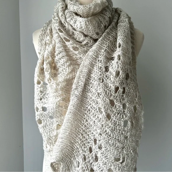 🌸Women’s Open Knit Oblong Scarf. Color: Oatmeal - Picture 6 of 7